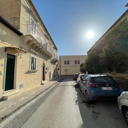 Casa Crispi Hotel Noto Luaran gambar