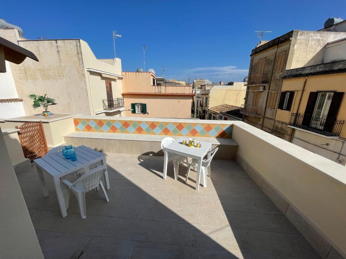 Casa Crispi Hotel Noto Luaran gambar